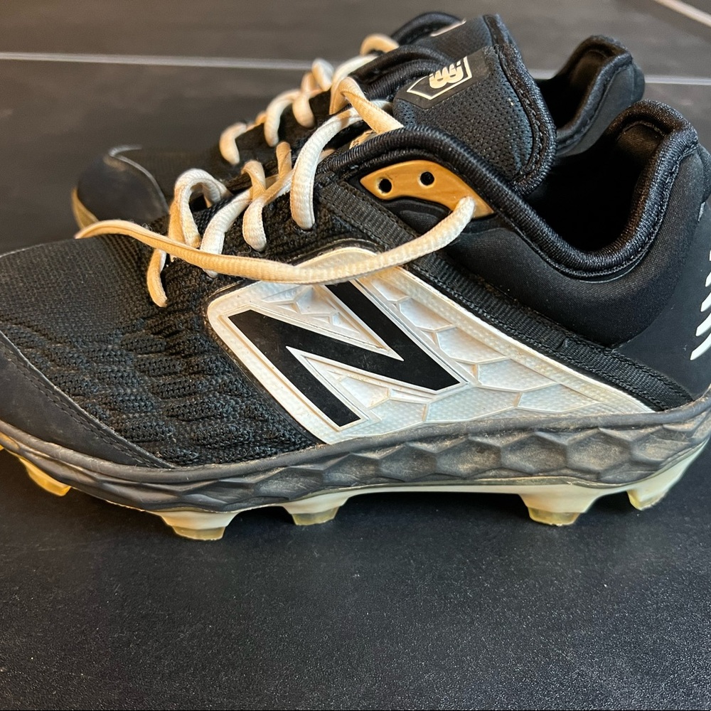 Baseball cleats